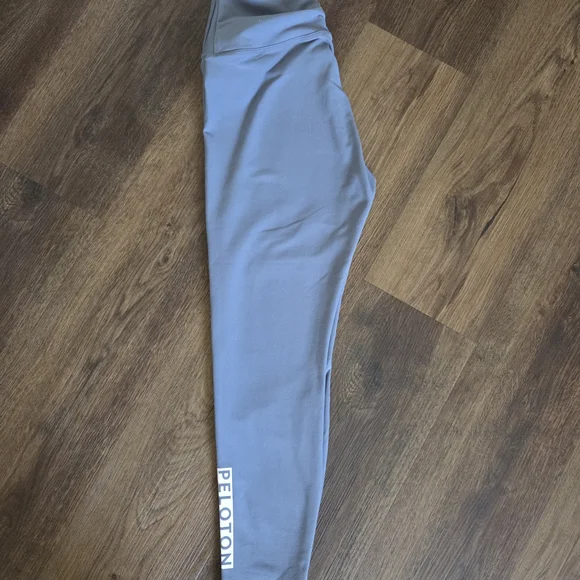 Peloton Women's Light Blue Leggings - Picture 3 of 5